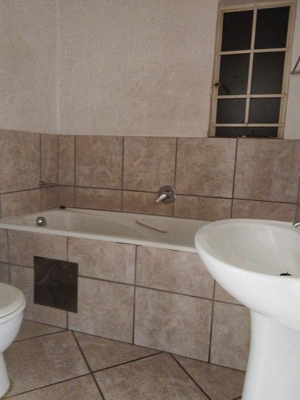 2 Bedroom Property for Sale in Waterval East North West